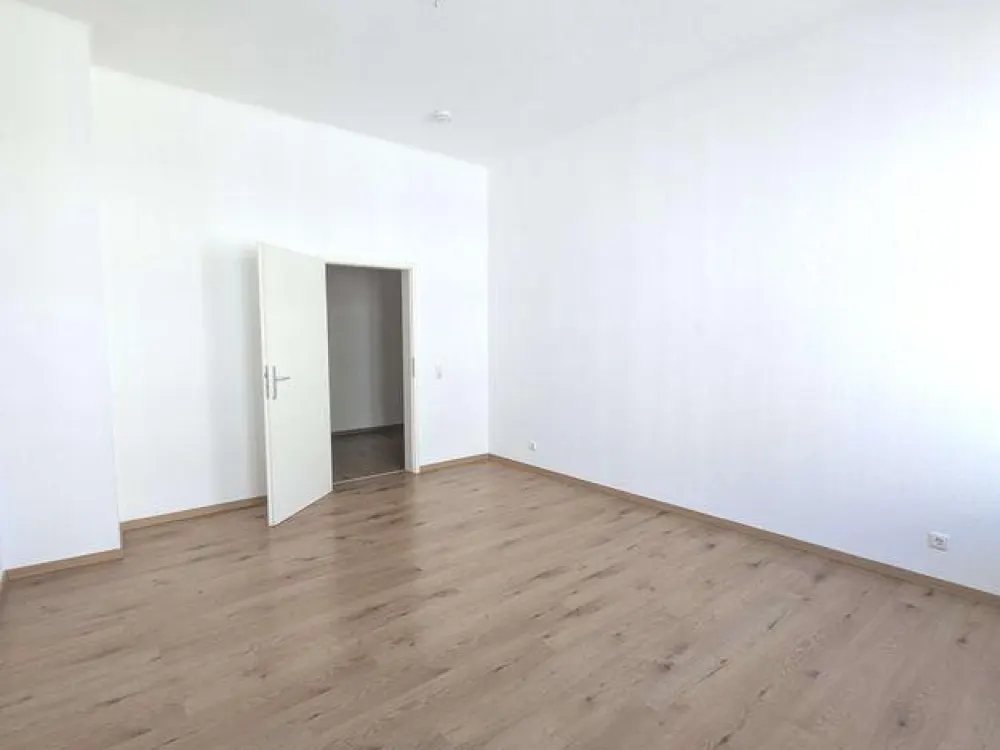 +++GROßE 3-R. WHG. +TAGESLICHTBAD m. WANNE+++GROßZÜGIGE RÄUME + BALKON+++