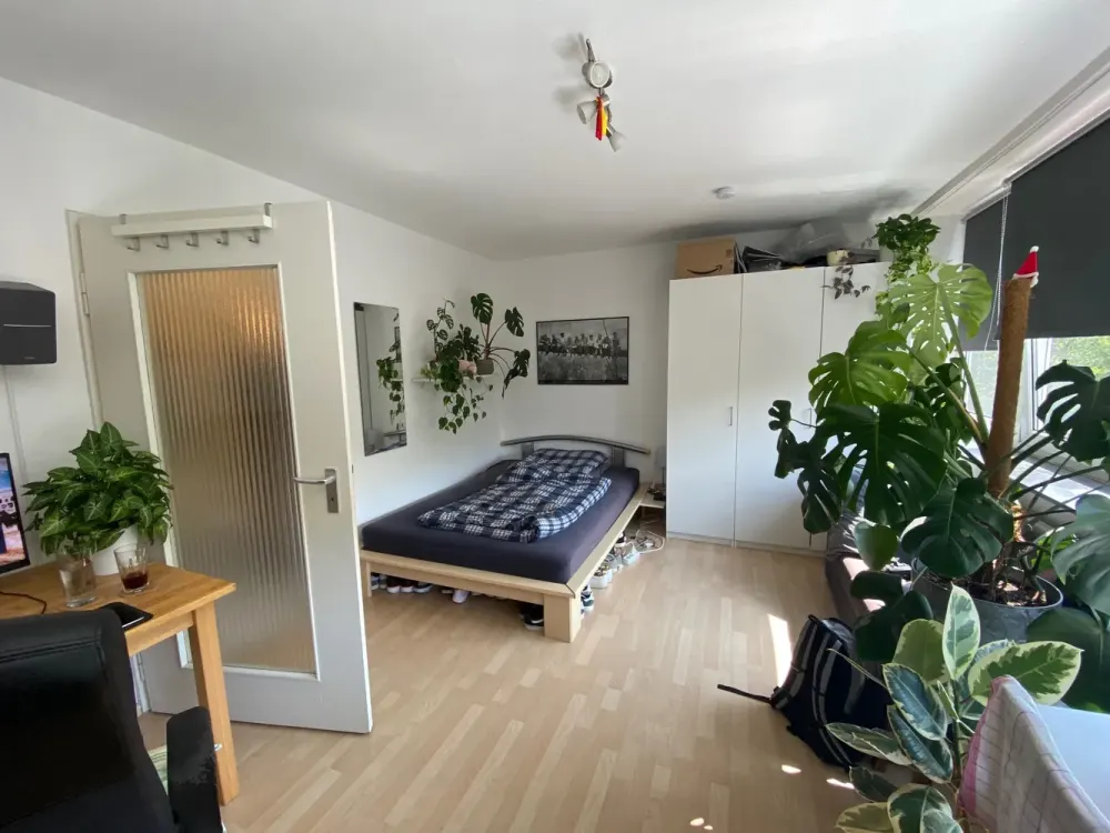 Schönes 1. Zimmer Apartment SB Innenstadt mit großzügiger Belichtung/Aufzug