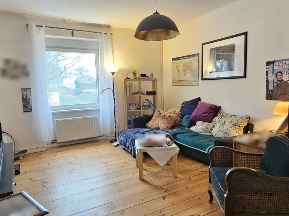 charmante möbilierte 2,5-Zimmer Wohnung mit Balkon