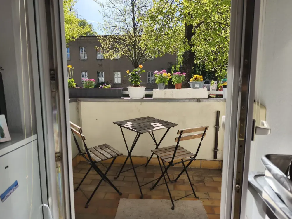charmante möbilierte 2,5-Zimmer Wohnung mit Balkon