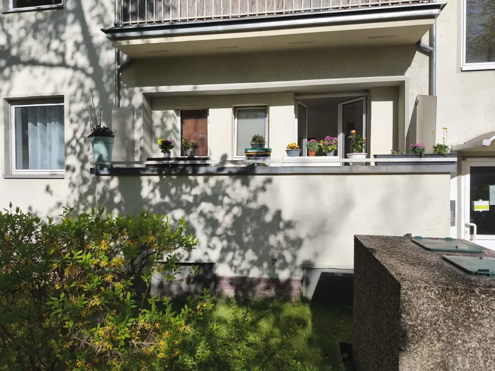 charmante möbilierte 2,5-Zimmer Wohnung mit Balkon