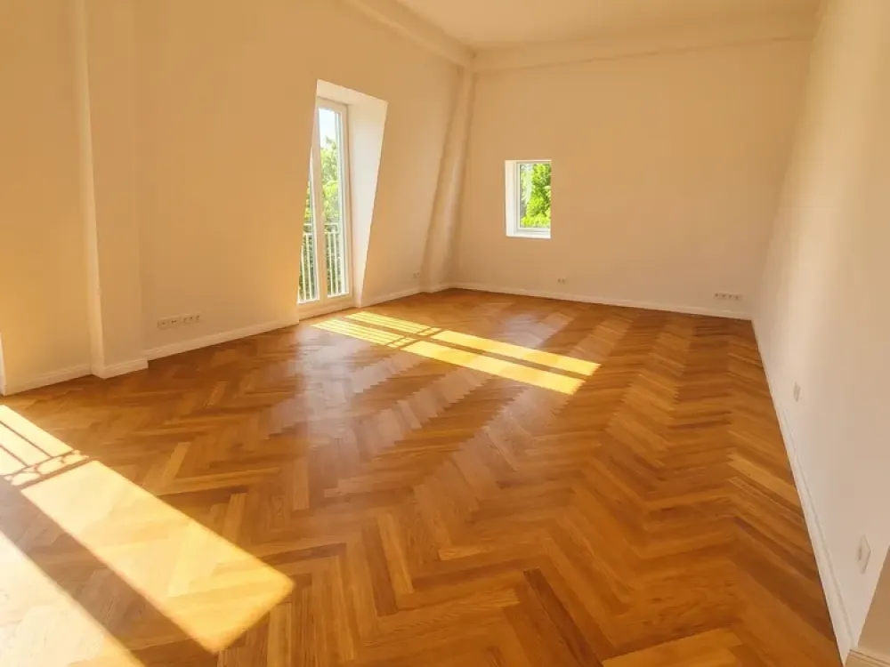 Lichtdurchflutetes Dachflair trifft Effizienz: Ihr modernes Zuhause mit Wärmepumpe in Berlin