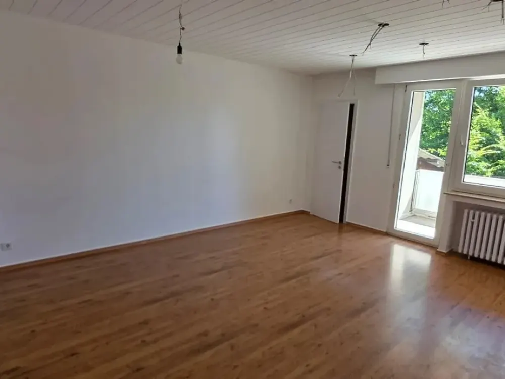 Renovierte 3-Zimmer-Wohnung mit Parkplatz!