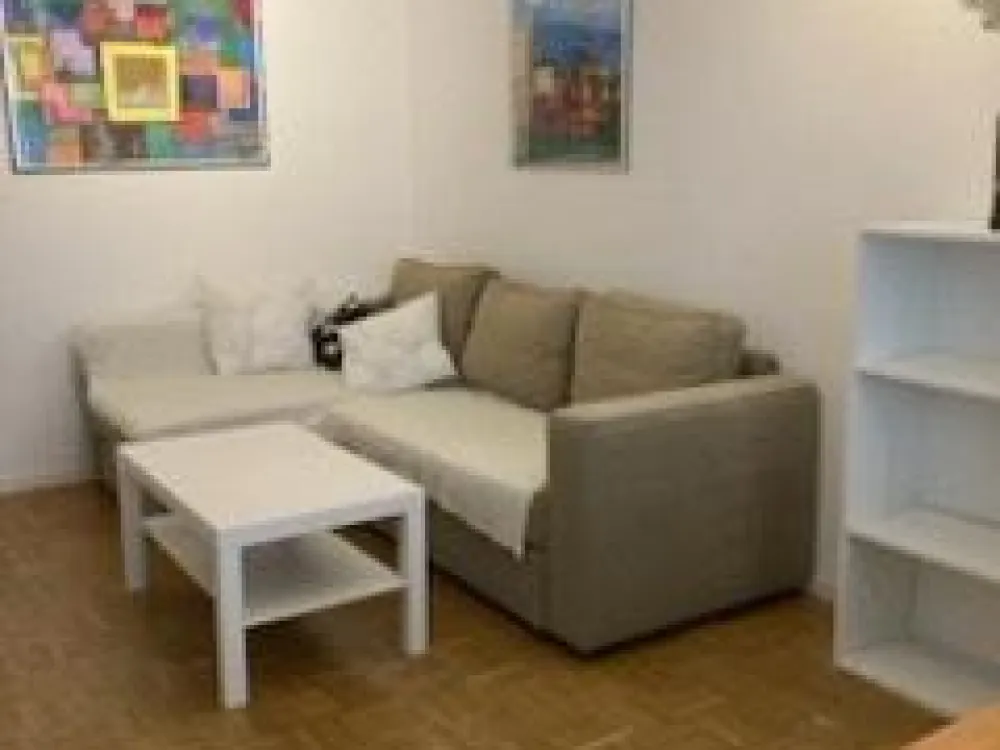 Zentrale 2 Zimmerwohnung (Poccistrasse)