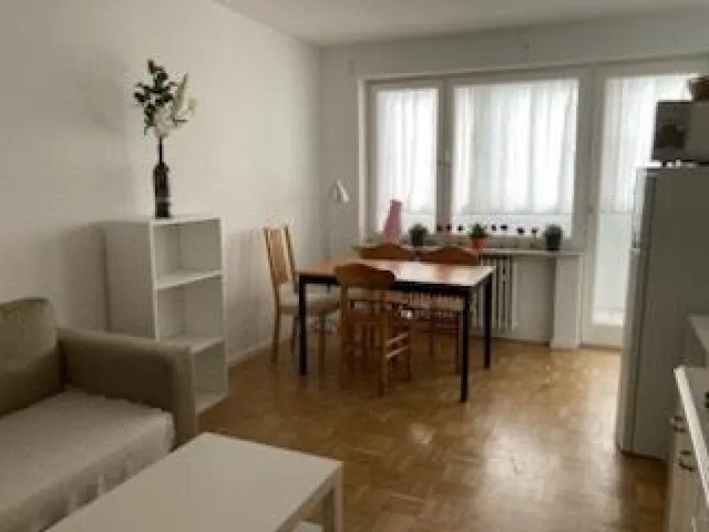 Zentrale 2 Zimmerwohnung (Poccistrasse)