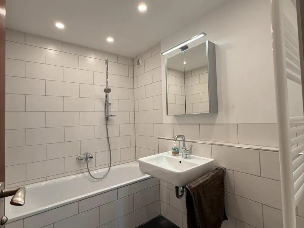 Großzügige 3,5 Zimmer Wohnung mit Aussicht und Balkon Neue Küche