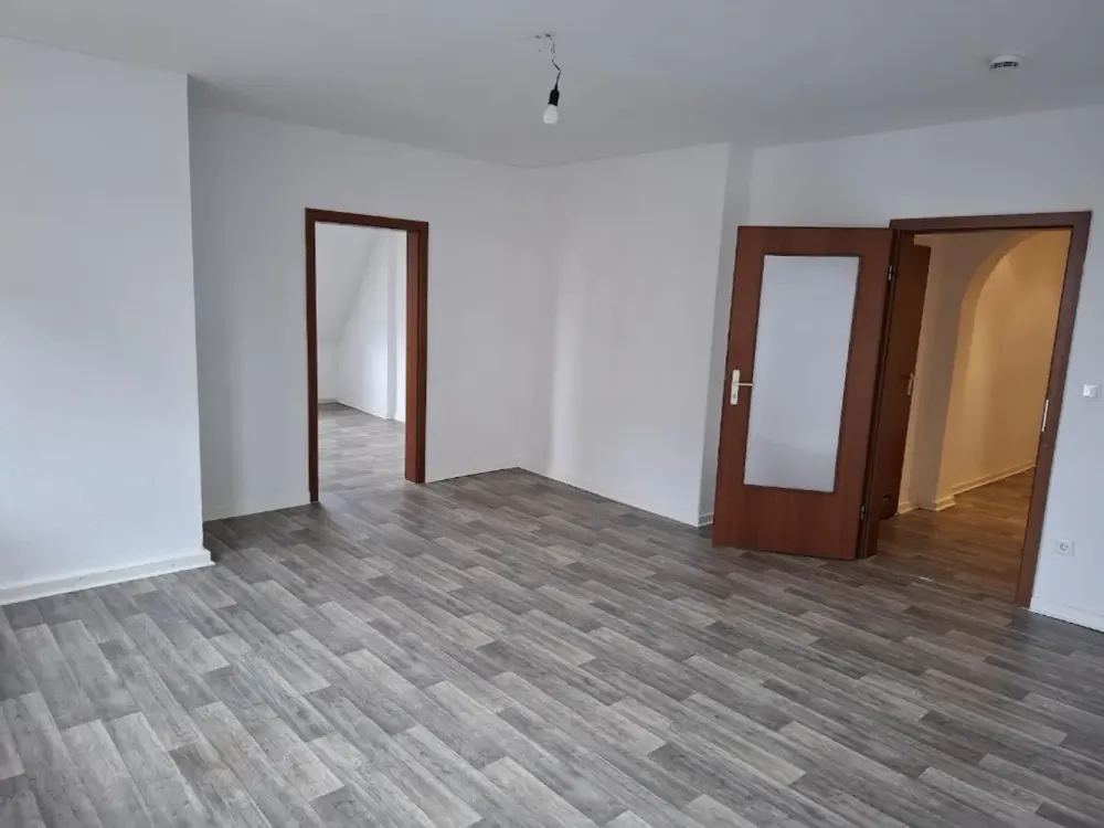 Zentrale Dachgeschosswohnung in Herne-Mitte mit Stellplatz - Startertarif für Studenten und Azubis