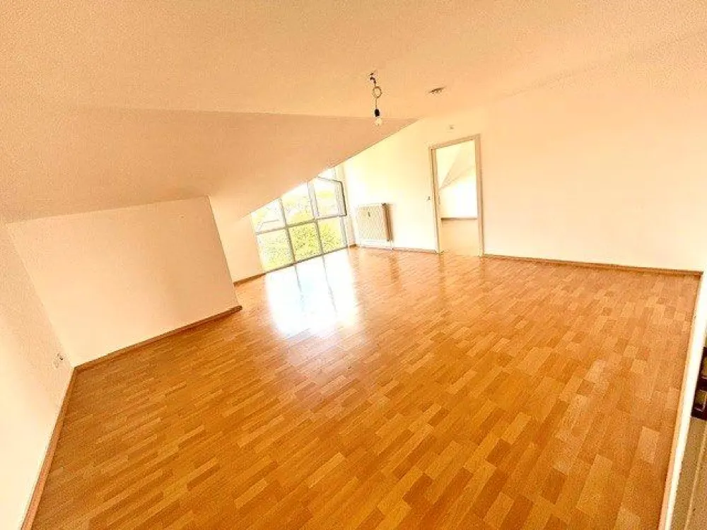 Traumhaft sanierte 3-Zimmer-Wohnung Rethen (89 m²|EBK&Stellplatz)