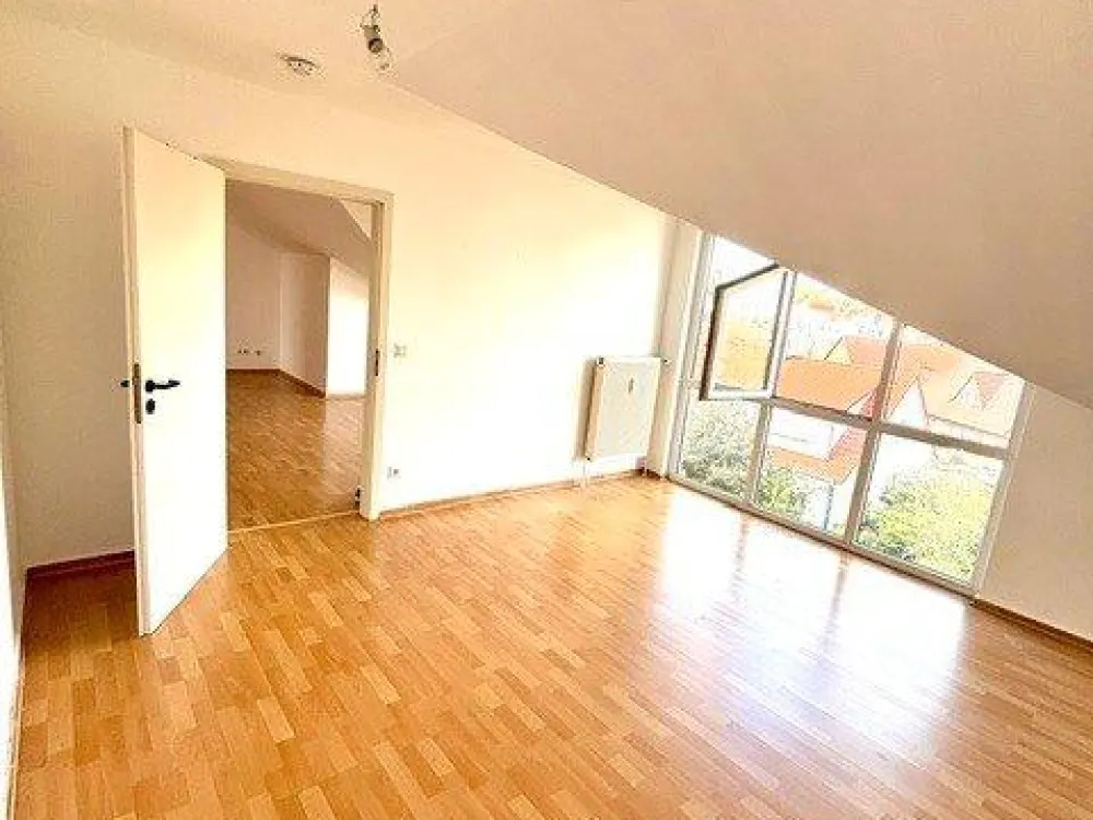 Traumhaft sanierte 3-Zimmer-Wohnung Rethen (89 m²|EBK&Stellplatz)