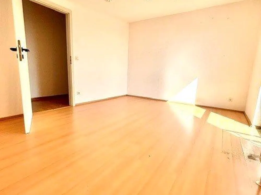 Traumhaft sanierte 3-Zimmer-Wohnung Rethen (89 m²|EBK&Stellplatz)
