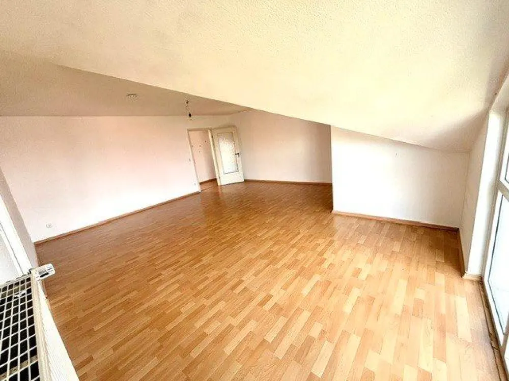 Traumhaft sanierte 3-Zimmer-Wohnung Rethen (89 m²|EBK&Stellplatz)