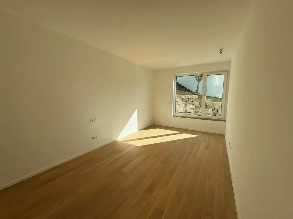 Helle 4-Zimmer-Wohnung mit Terrasse und exklusiver Gartennutzung