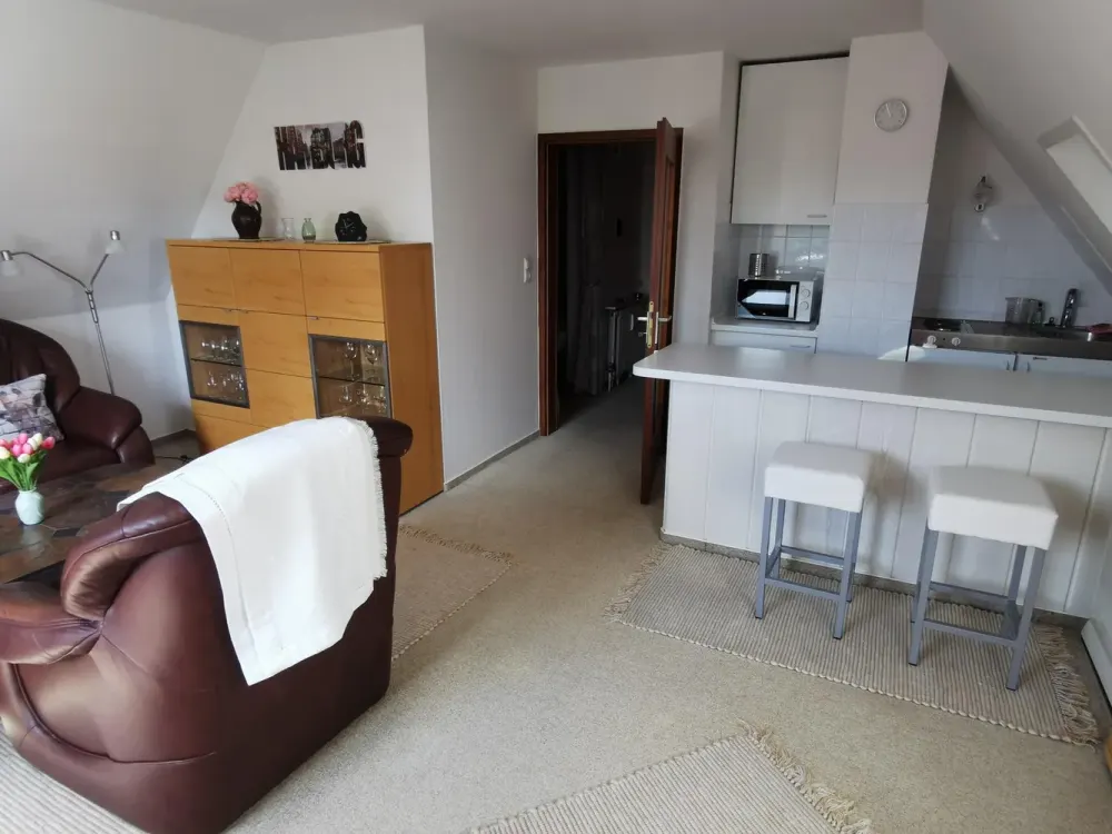 Charmante möblierte 1,5-Zi-Wohnung mit 33,5 qm im 2.OG in HH-Stellingen zu vermieten