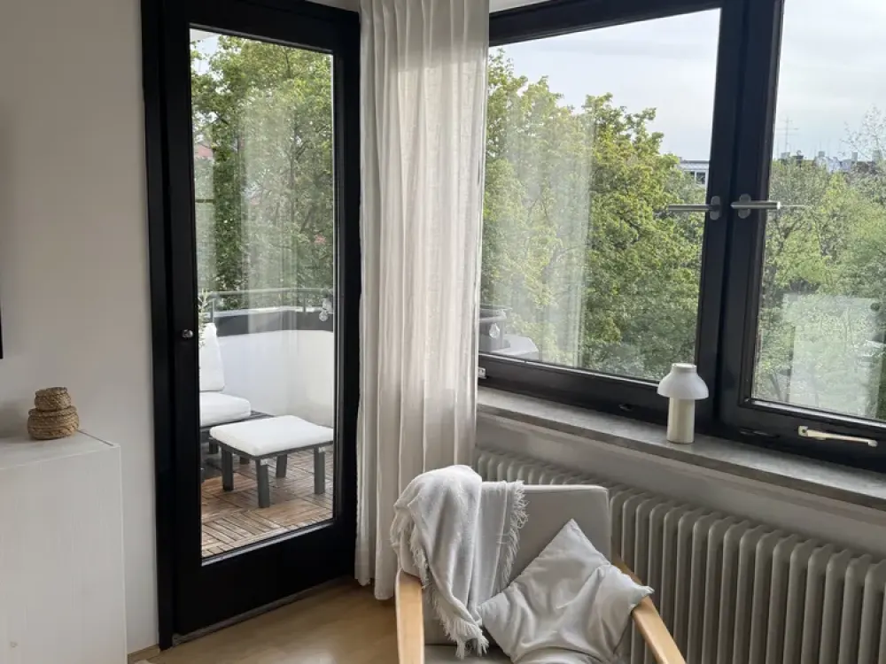 Nachmieter gesucht: 2-Zimmer-Wohnung mit Balkon in Schwabing