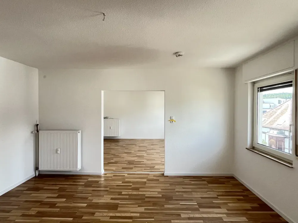 Frisch renovierte 3-Zimmer-Wohnung mit Wohnküche zentral im Stadtzentrum in Hofheim am Taunus