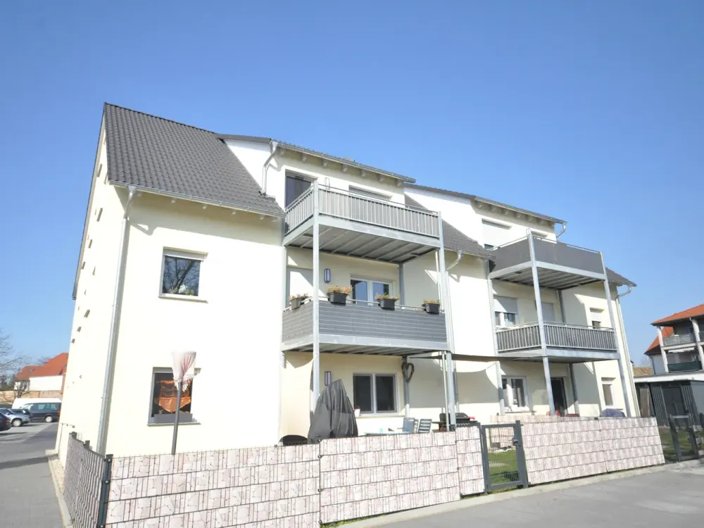 **Moderne 3-Zimmerwohnung** in gepflegter Wohanlage mit Balkon und Stellplatz