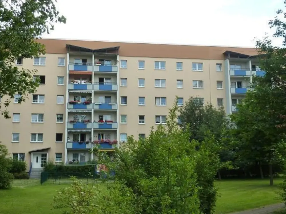 2-room apartment with balcony near the lake