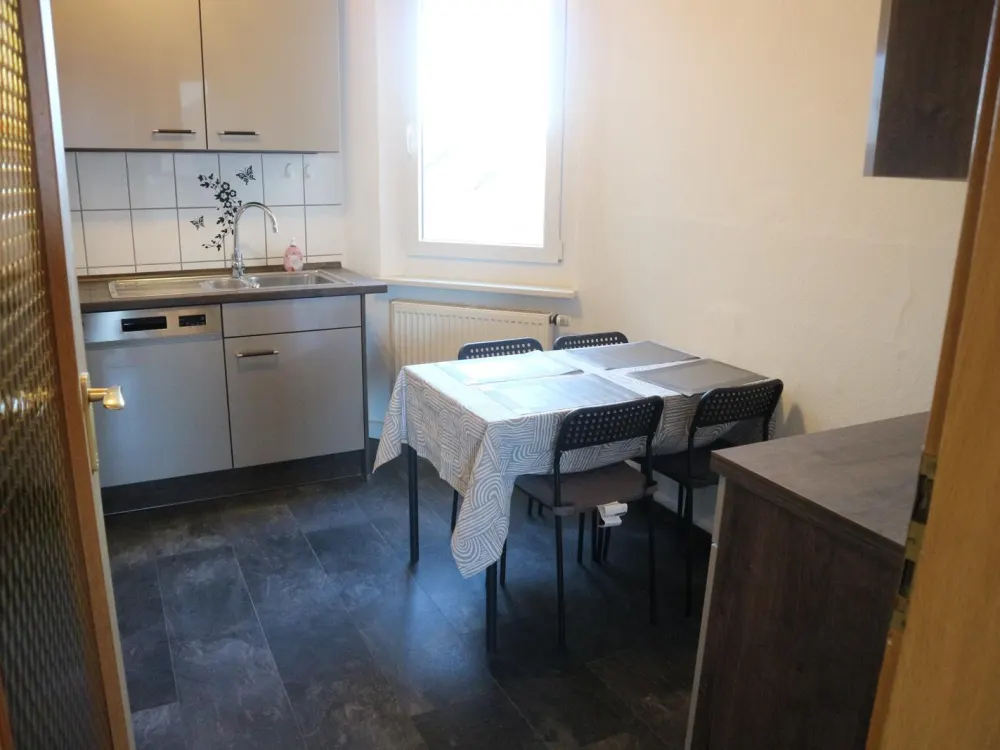 Helles, voll möbliertes 19 m² Zimmer in gepflegter WG