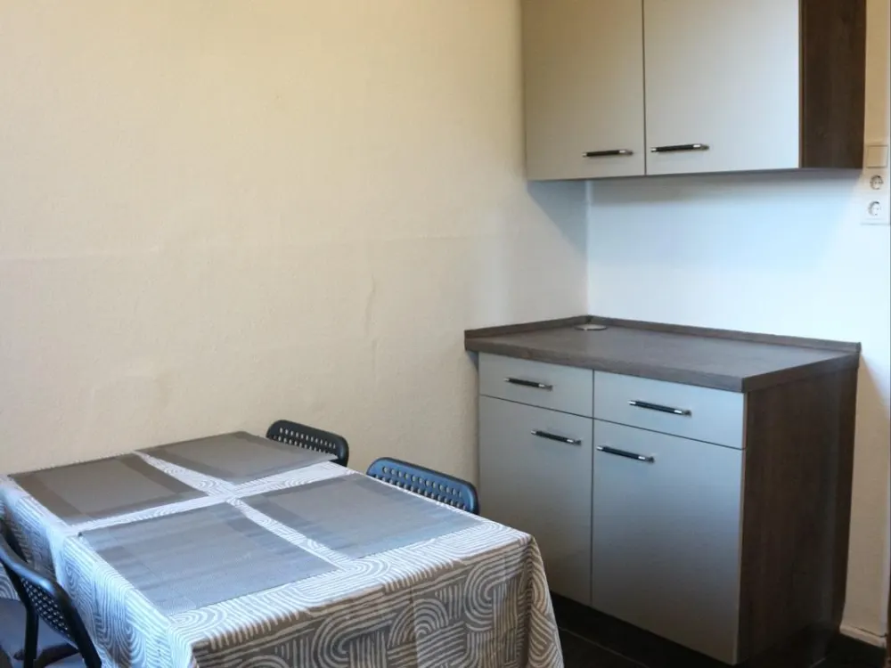 Helles, voll möbliertes 19 m² Zimmer in gepflegter WG
