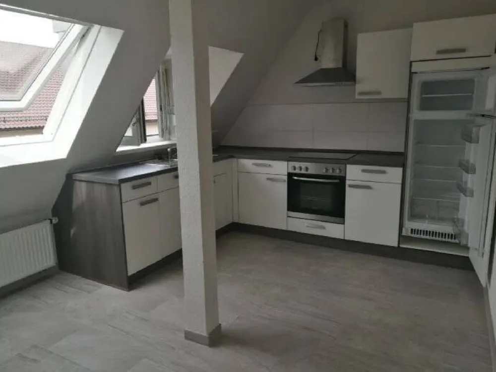 Moderne helle 2 Zimmer DG-Wohnung in Stuttgart-Wangen