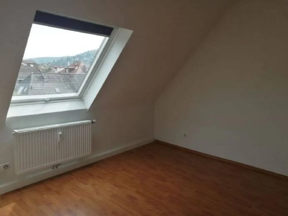 Moderne helle 2 Zimmer DG-Wohnung in Stuttgart-Wangen