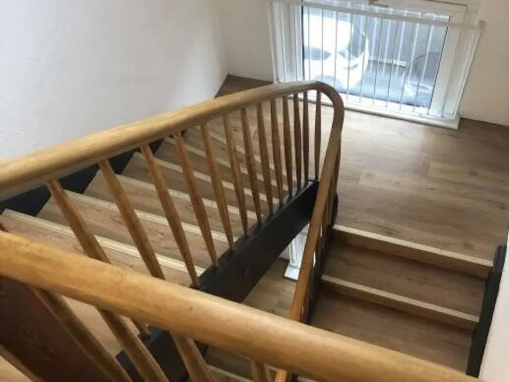 Moderne helle 2 Zimmer DG-Wohnung in Stuttgart-Wangen