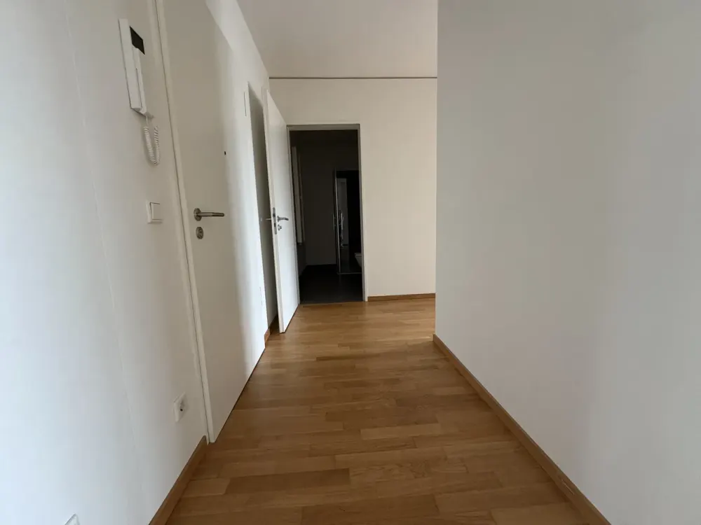 Junge Paare aufgepasst • Tolle 3 Zimmer - Wohnung mit Terrasse (Grünfläche) und Parkett