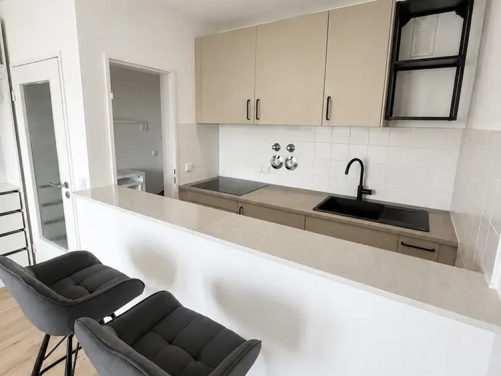 Möbliertes Apartment mit Balkon & Aufzug in der Kölner Südstadt
