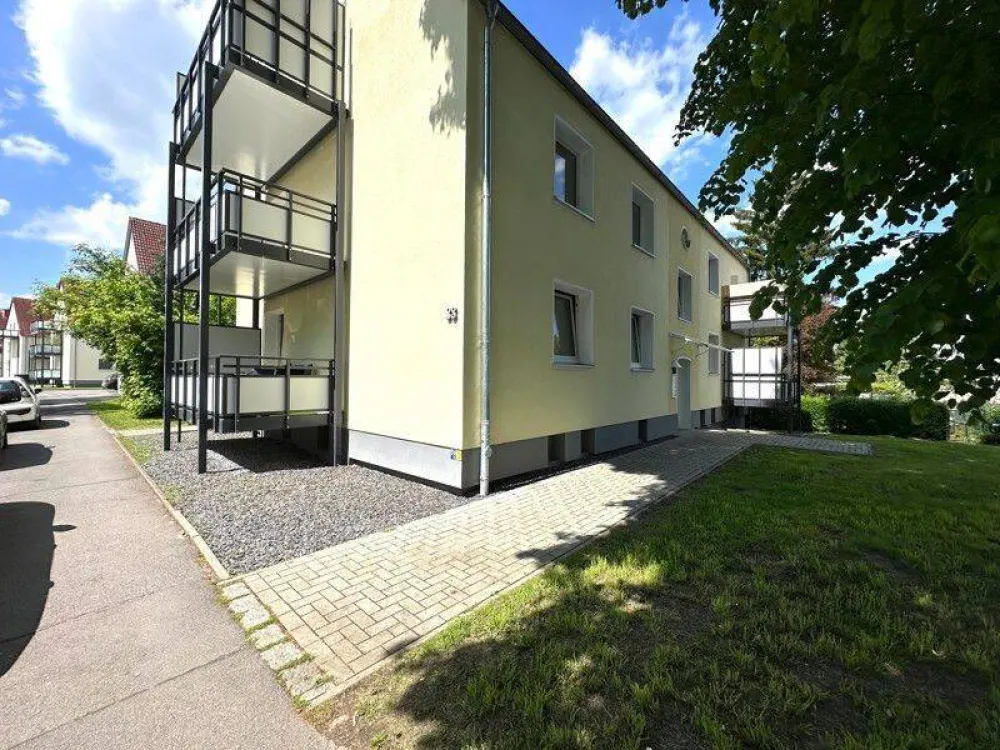 Praktische 2,5-Zi.-Dachgeschosswohnung mit großem Balkon und zusätzlichem Büroraum!