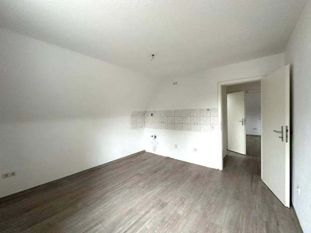 Praktische 2,5-Zi.-Dachgeschosswohnung mit großem Balkon und zusätzlichem Büroraum!