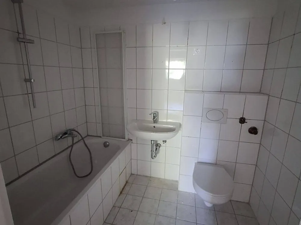 3 Zimmer Wohnung mit Balkon und Aufzug in der 4. Etage