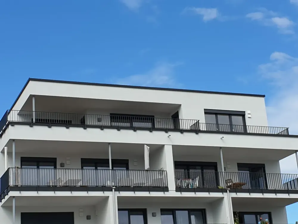 Neubau - Lichtdurchflutetes Penthouse mit Bergsicht, zentrale Lage