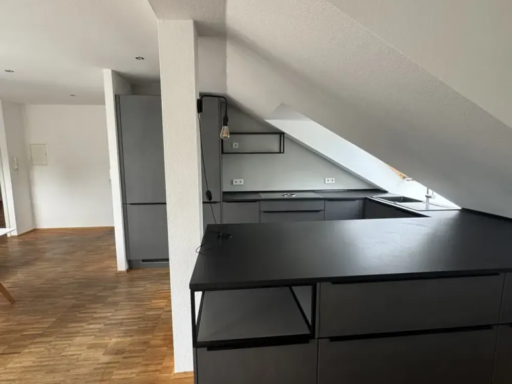 Hochwertige Dachgeschosswohnung mit Skylineblick im beliebten Frankfurter Nordend