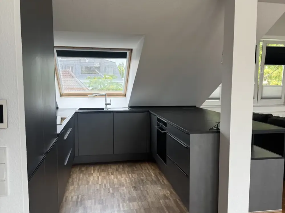 Hochwertige Dachgeschosswohnung mit Skylineblick im beliebten Frankfurter Nordend
