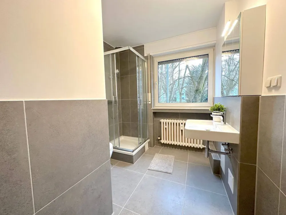 Möbilierte Zimmer frei in moderner WG - Weißkirchener Weg 39, Frankfurt