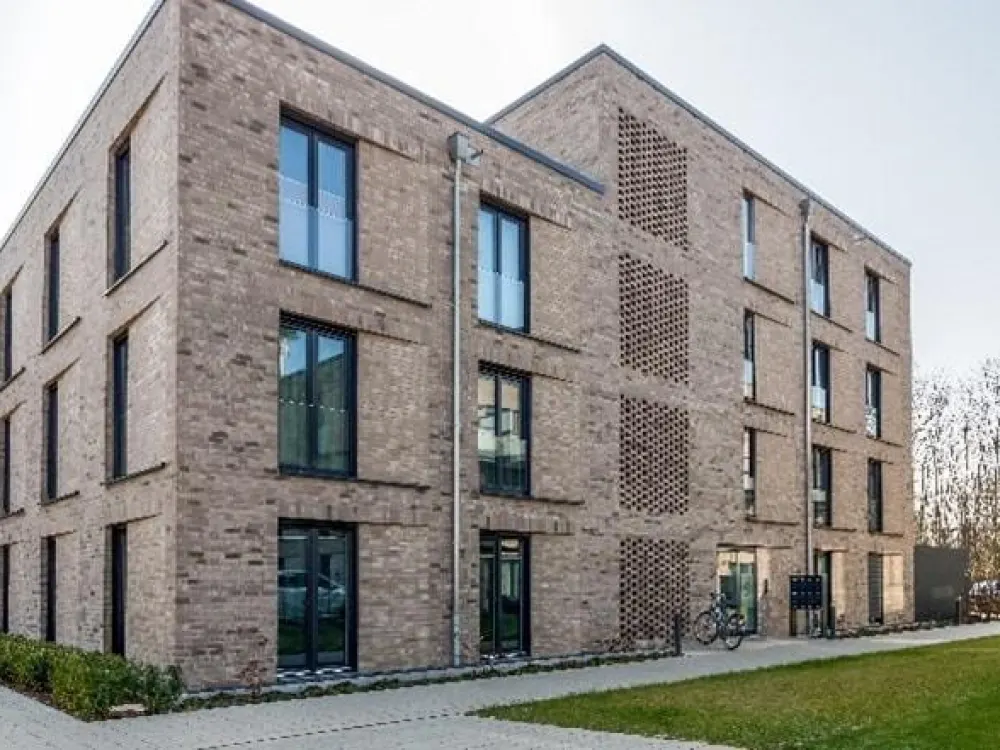Erstbezug: Moderne 2-Zimmer-Wohnung im 2. OG mit Balkon, Einbauküche & Fußbodenheizung auf 66,5 m² - Jetzt schnell sein!