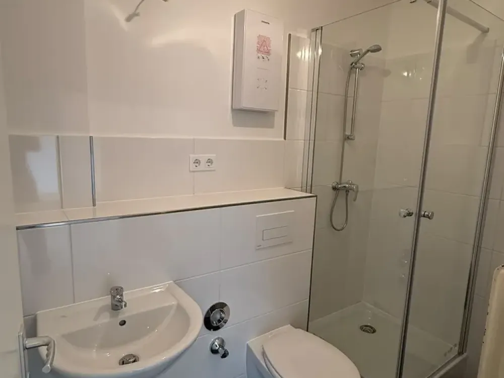 Neues Wohngefühl: frisch saniert + 3,5 Zimmer + Balkon + Sackgassenendlage + große Fensterfronten