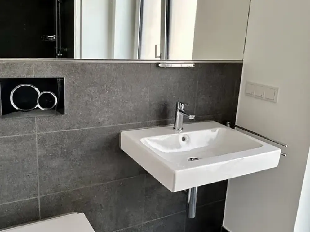 Großzügige 3 Zimmer Wohnung mit Gäste WC
