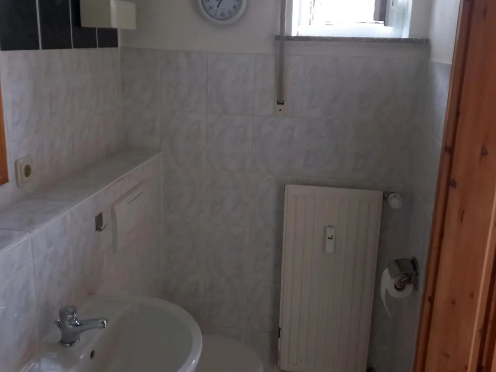 Sehr schöne Einliegersinglwohnung! Separater Eingangsbereich!