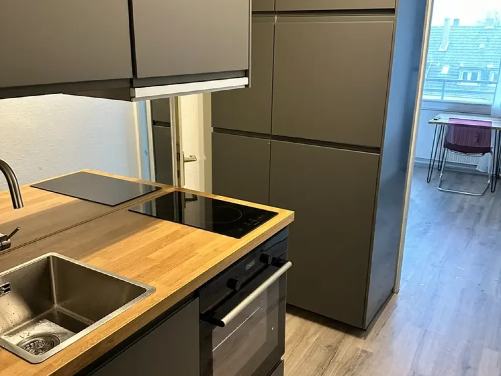 Saniertes Studioapartment, Strom inkl., Balkon, Einbauküche und neuem Bad