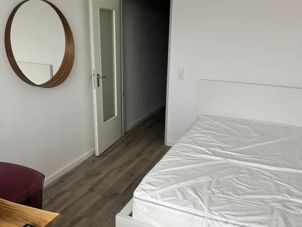 Saniertes Studioapartment, Strom inkl., Balkon, Einbauküche und neuem Bad