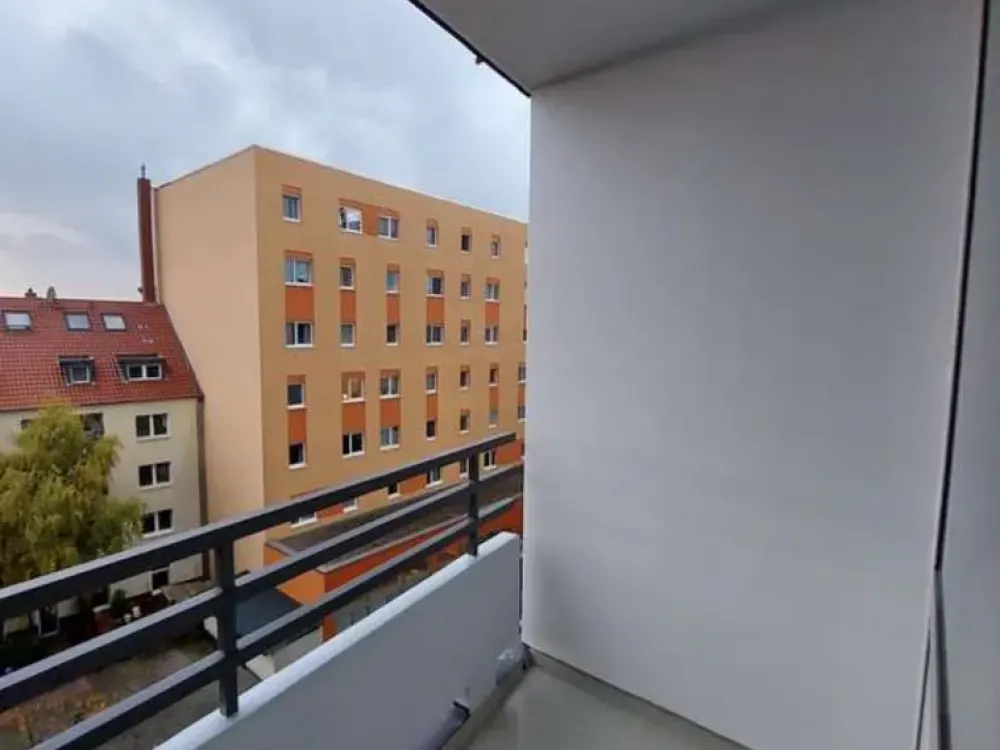 Saniertes Studioapartment, Strom inkl., Balkon, Einbauküche und neuem Bad