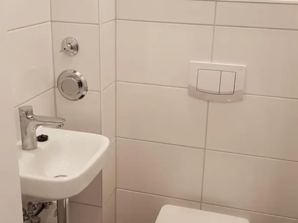 Winterhude, Fahrradstrasse, hell, kernsaniert, WG-geeignet, kompl. Wohn-Küche, frei 1.10.2026