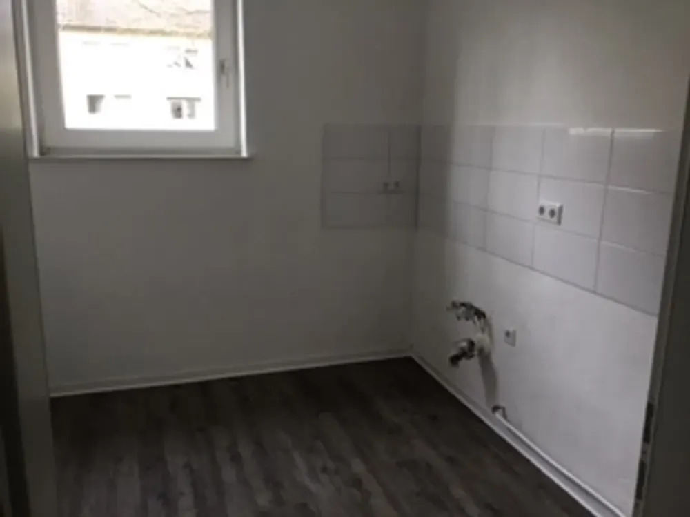 Welcome Home: Affordable 3-Room Apartment