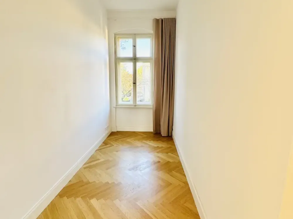 Luxuriöse 4-Zimmer-Wohnung mit teilgewerblicher Nutzung