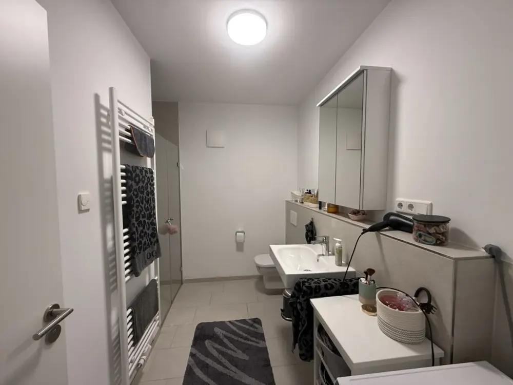 Welcome to Erphoviertel: 2-Room Apartment with Loggia!