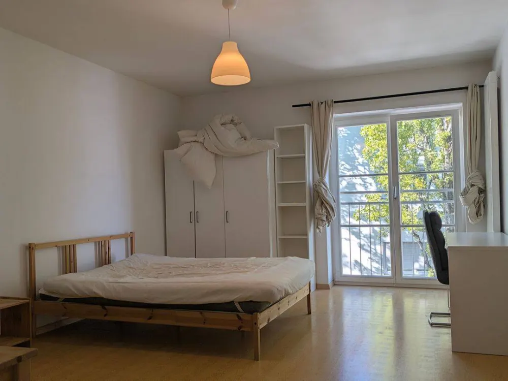 Schwabing * 3-room apartment * WG suitable * from 01.01
