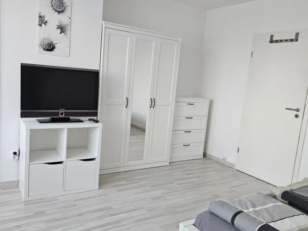 Ab 01.10 Möblierte 1-Zimmer-Wohnung mit Balkon & Einbauküche nähe Messe / Klinikum Süd