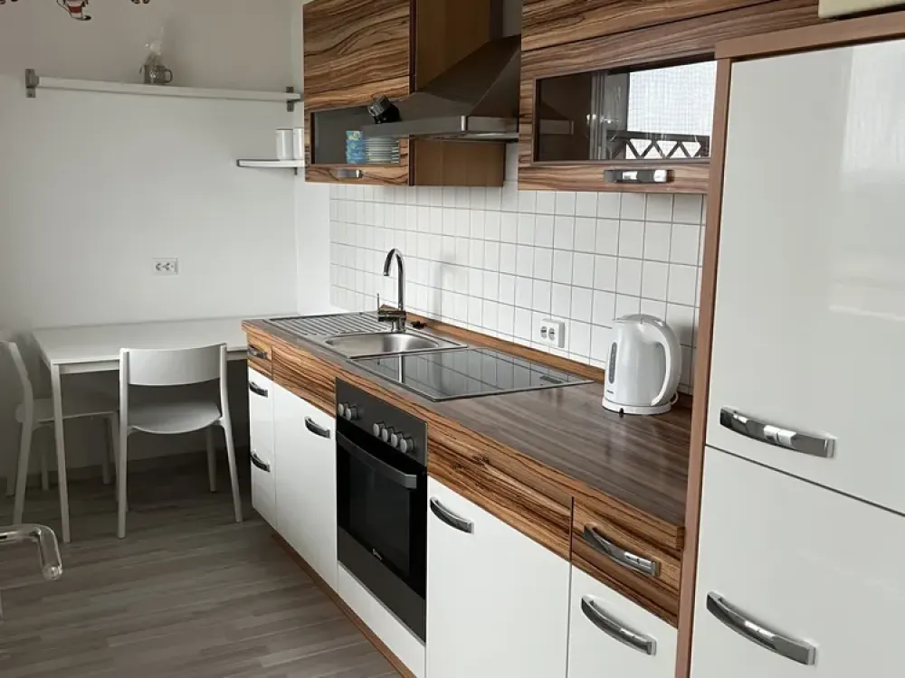 Ab 01.10 Möblierte 1-Zimmer-Wohnung mit Balkon & Einbauküche nähe Messe / Klinikum Süd