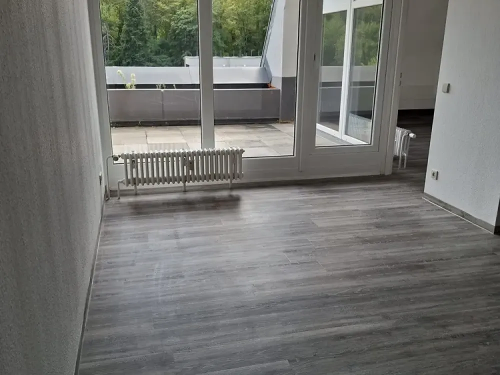 Schöne, helle 4-Zimmer-Wohnung mit großem Balkon